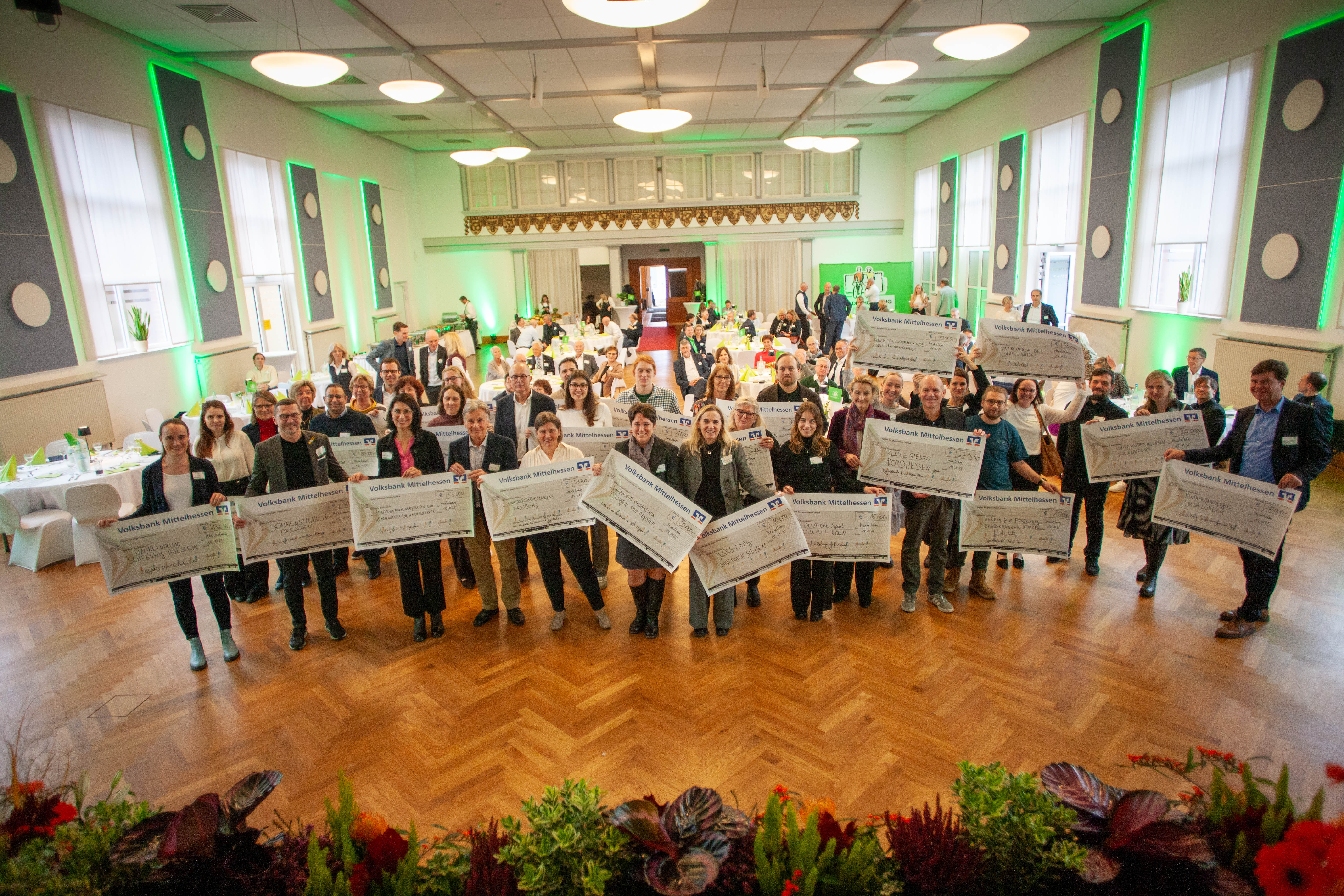 1.273.000 und lauter glückliche Gesichter